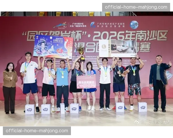 网球达人陈君乐、钟浩然亮相贺岁杯,跨界碰撞增加趣味性 网球达人陈君乐、钟浩然亮相贺岁杯,跨界碰撞增加趣味性