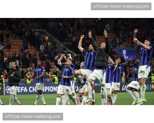 比利时警方就欧冠布鲁塞尔客场球迷冲突事件展开调查,数十人被捕。 比利时警方就欧冠布鲁塞尔客场球迷冲突事件展开调查,数十人被捕。